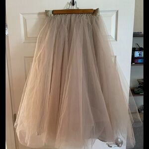 Space 46 Boutique Tulle Skirt Champagne/Tan 35” Length Midi Length, 30” W/Size 8
